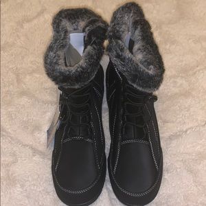 Waterproof snow boots